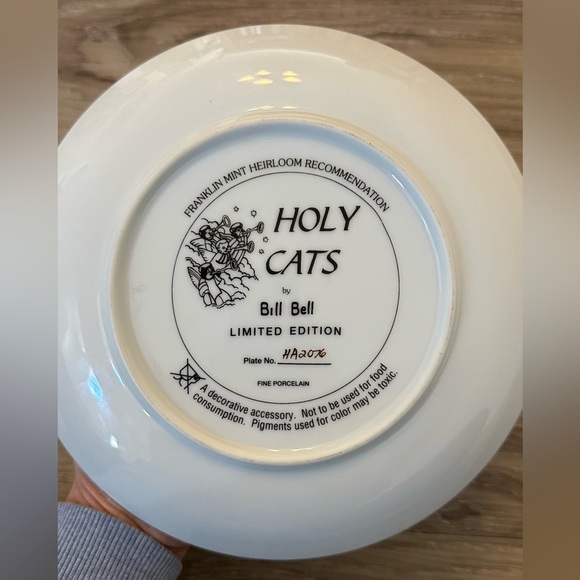 Bill Bell Limited Edition Decorative Cat Plates! Collectibles in mint condition! - Picture 9 of 9